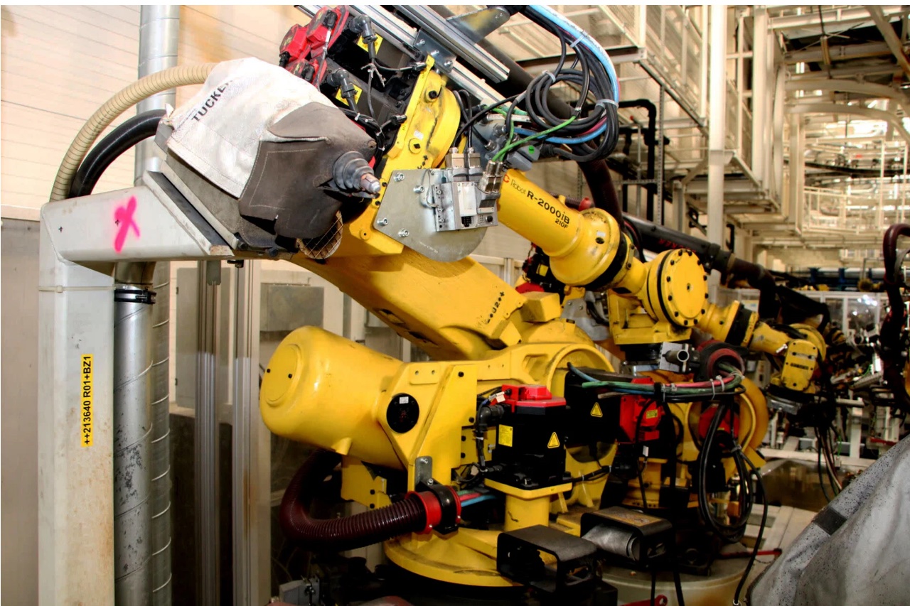How SMEs can benefit from used industrial robots