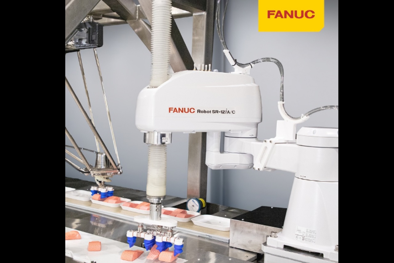 Strong FANUC SCARA robot withstands cleaning procedures